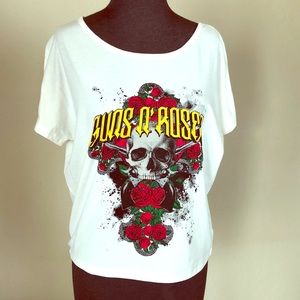Perfect for Halloween. Guns N Roses Graphic Tee. Worn once